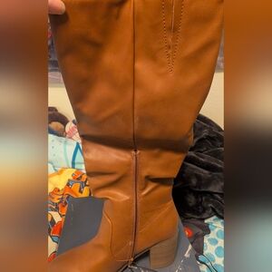 Universal Thread Tan Heeled Boots